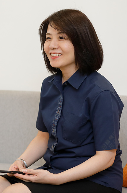 採用担当より | 総務部　総務グループ　採用担当　平良 江里子